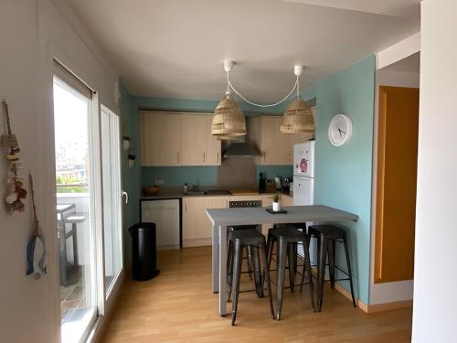 Superbe appartement rénové, résidence avec piscine