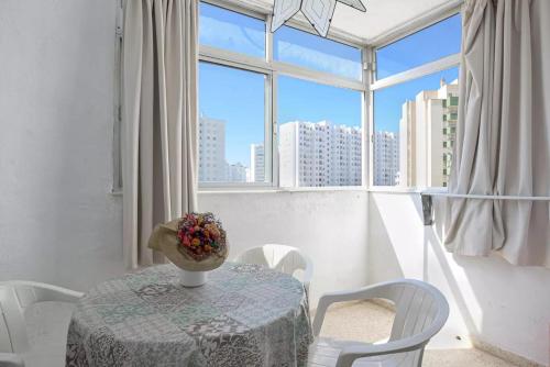 Postel nebo postele na pokoji v ubytování Valdelagrana: primera línea de playa.