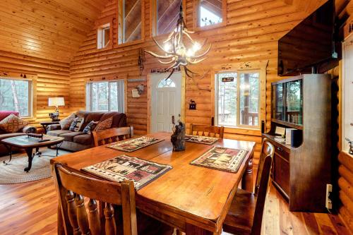 Cozy Pines Cabin – Photos 5