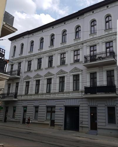 Foto BDSM Apart Grey by BAST Manufaktura Centrum Miasta Legionów 18 , Idelny na Prezent, Parking na terenie , Tylko dla dorosłych ADULTS ONLY 2