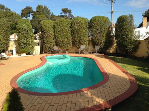 Piscina en o cerca de Hopkins House Motel & Apartments