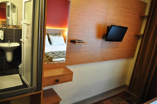 Koupelna v ubytování Antique Hostel