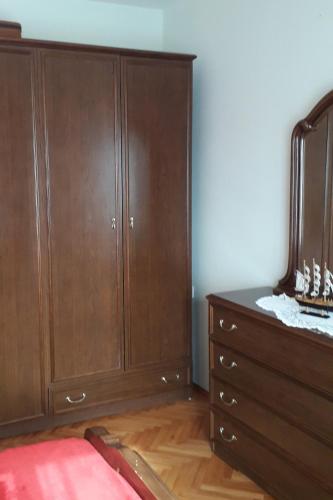 Ένα ή περισσότερα κρεβάτια σε δωμάτιο στο Apartment Vis 2436a