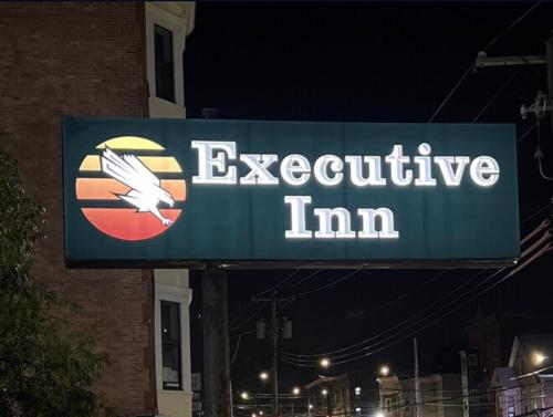 Certificado, premio, señal o documento que está expuesto en Executive Inn Schenectady Downtown