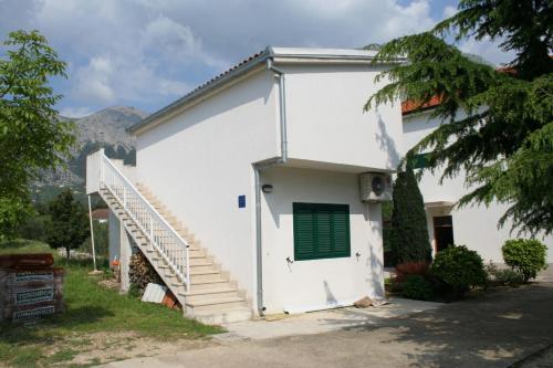 Apartments by the sea Zaostrog, Makarska - 2663