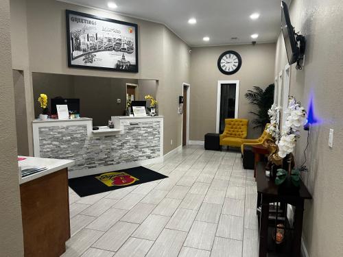 Gallery image of Super 8 by Wyndham Marion in Marion