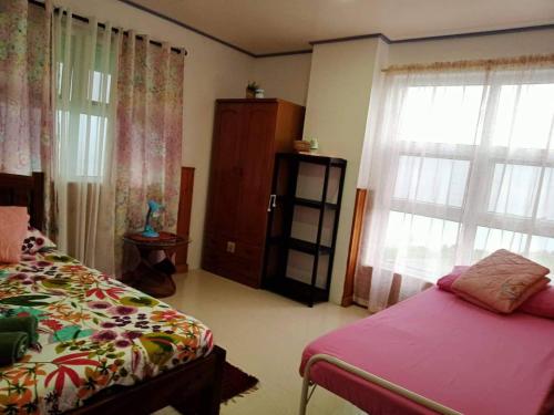 Chateau de Nazarene 2 Bedroom Mountainside Staycation with Amazing Views