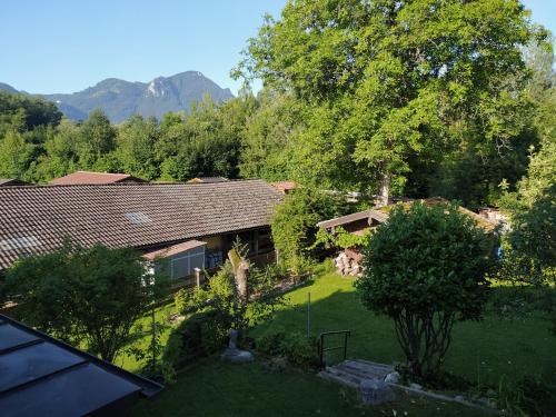 an aerial view of a house with a yard at Urlaub im schönen Nussdorf/Inn in Nußdorf am Inn