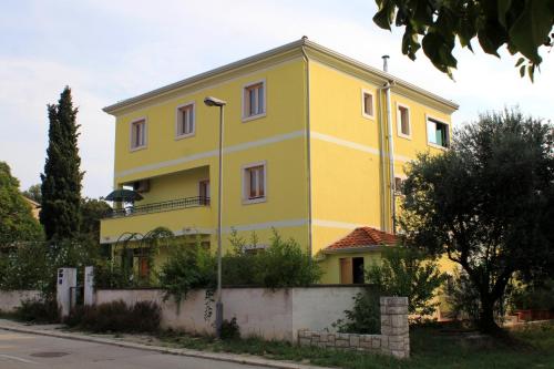 Apartments with a parking space Rovinj - 2401