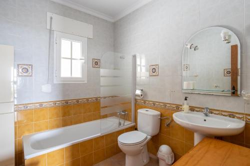 Ένα μπάνιο στο Villa Hugo