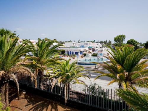 Santa Ana L16 Balcon and Terrace