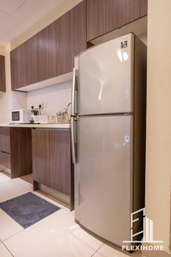 Una cocina o cocineta en 10am-6pm, SAME DAY CHECK IN AND CHECK OUT, Work From Home, The Hyve-Cyberjaya, Private Studio by Flexihome-MY