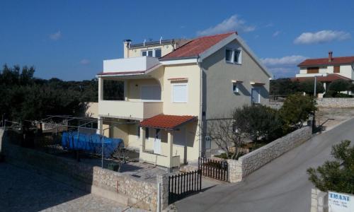 Fotografie z fotogalerie ubytování Apartments by the sea Mandre, Pag - 12969 v destinaci Kolan