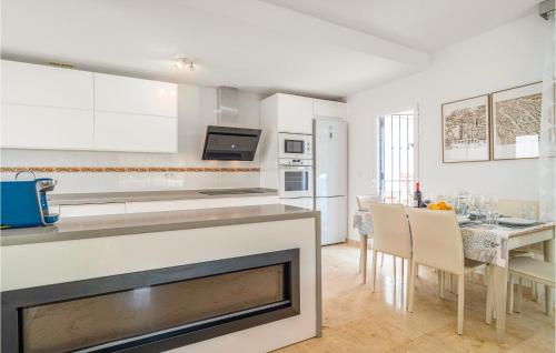 Lovely Home In Benalmádena