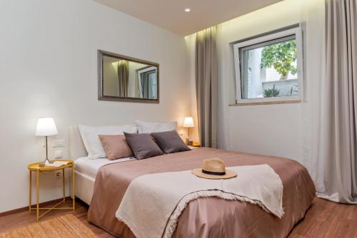 Postel nebo postele na pokoji v ubytování Seaside luxury villa with a swimming pool Puntinak, Brac - 2964