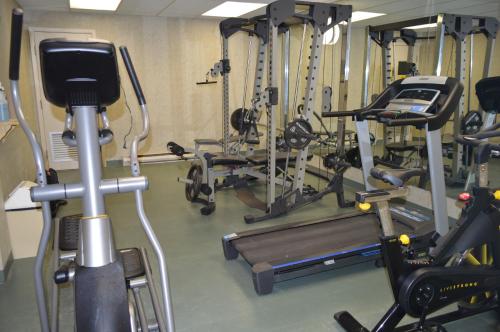 Das Fitnesscenter und/oder die Fitnesseinrichtungen in der Unterkunft Condos Memphrémagog
