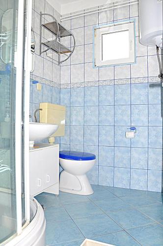 Apartments with parking space Supetar, Brac - 2845