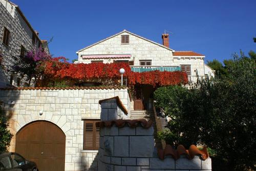 Apartments by the sea Sumartin, Brac - 2938
