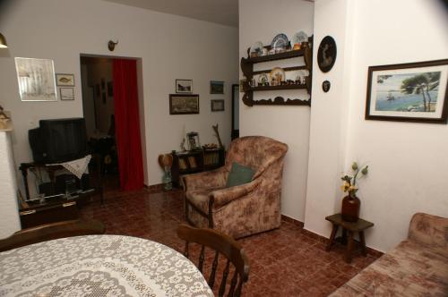 Apartments by the sea Mirca, Brac - 2902