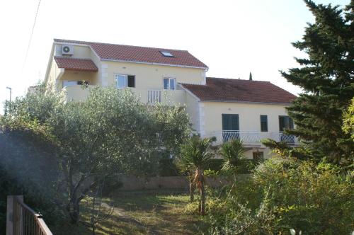 Fotografia z galérie ubytovania Apartments with a parking space Supetar, Brac - 2850 v Supetare