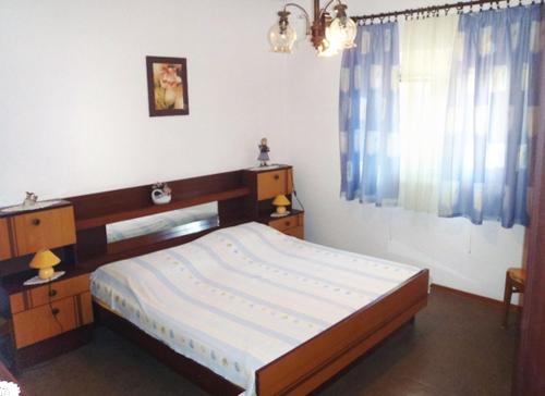 Apartments with parking space Supetar, Brac - 2850
