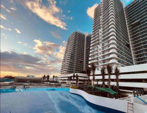 Billede fra billedgalleriet på Azure North Monaco Tower Unit 2114 i San Fernando