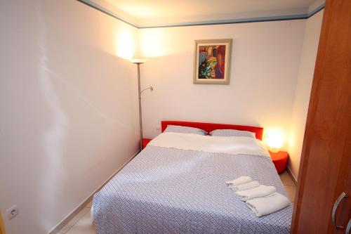 Ένα ή περισσότερα κρεβάτια σε δωμάτιο στο Apartments with parking space Slano, Dubrovnik - 3183