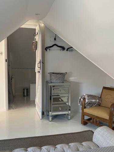 Gallery image of Redford Cottage Annex situated in the South Downs National Park offers excellent walking and cycling straight from your door Set in the eves of a charming wooden barn conversion with private entrance parking and terrace in Linchmere