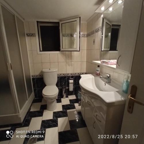 Kolhida homeにあるバスルーム