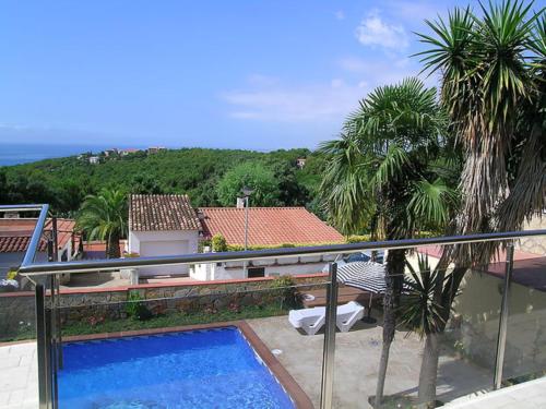 Vista de la piscina de Villa - 5 Bedrooms with WiFi and Sea views young people group not allowed - 07942 o alrededores