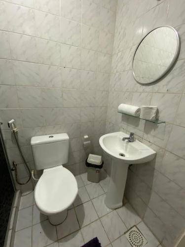 Un baño de Center 1 Hotel