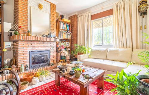 Χώρος καθιστικού στο Amazing Home In Alhaurin De La Torre