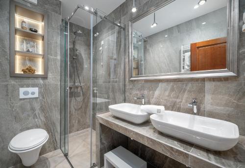 Ένα μπάνιο στο Rooms with a swimming pool Tisno, Murter - 3219