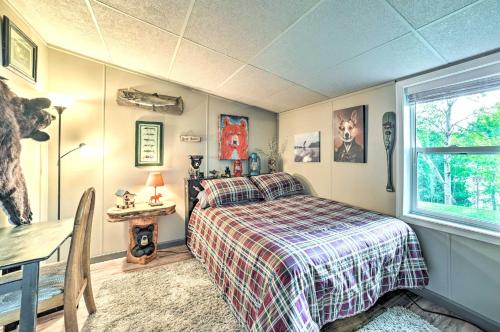 Katil atau katil-katil dalam bilik di Riverfront Home with Dock about 6 Mi to Cheboygan!