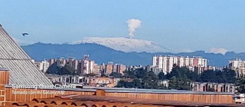 Nespecifikovaný výhled na hory nebo výhled na hory při pohledu z hotelu