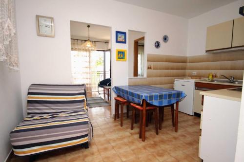 Kuchyň nebo kuchyňský kout v ubytování Apartment Krk 3231d