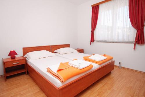 Posteľ alebo postele v izbe v ubytovaní Apartment Vinjerac 3248c