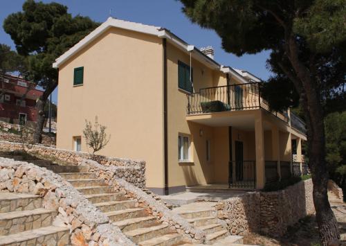 Apartments by the sea Rogoznica - 3265