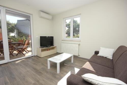 Apartments with parking space Rovinj - 3393