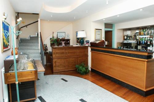 Lounge atau bar di Rooms by the sea Rabac, Labin - 3016