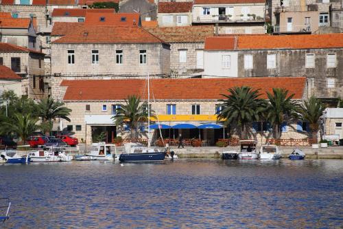 Fotografia z galérie ubytovania Rooms by the sea Racisce, Korcula - 3095 v destinácii Račišće
