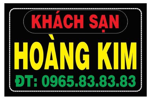 a sign for a hong kong korean restaurant at Khách Sạn HOÀNG KIM in Bạc Liêu