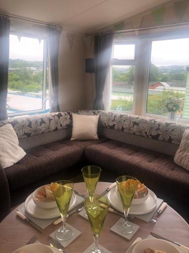 Φωτογραφία από το άλμπουμ του Cosy holiday caravan minutes from the beach σε Aberystwyth
