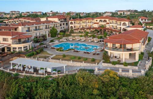 Kolam renang di atau dekat dengan Blue Bay Halkidiki