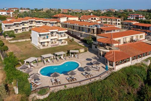Kolam renang di atau dekat dengan Blue Bay Halkidiki