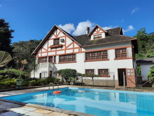 Kolam renang di atau dekat dengan Agellum Bed & Breakfast
