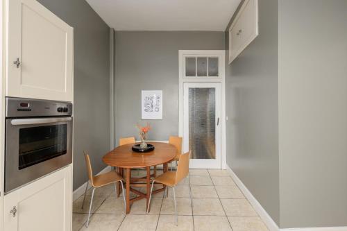 2 Bed Old Town Apartment - Next To Castle photo 14