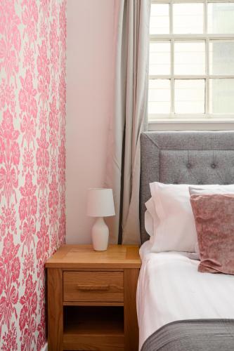 2 BR Royal Mile Apartment photo 12