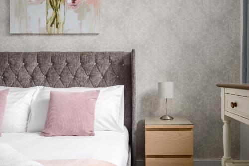2 BR Royal Mile Apartment photo 13