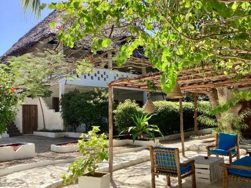 Κήπος έξω από το Bahati Villa